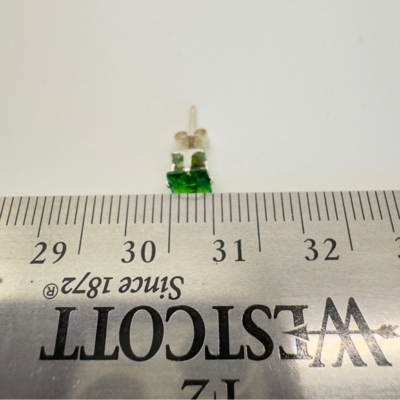 Brand New 5mm CZ Sterling Silver Green Stud Earrings - Picture 5 of 5